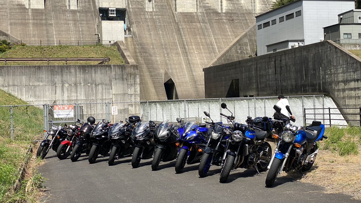 Yuuto_AF58's tweet photo. 本日はバイクDAYでした！
暑すぎ🥵
でも楽しかった！
そして、久しぶりのバイクすぎて首と背中を痛めました。笑 https://t.co/HQIpiFKice