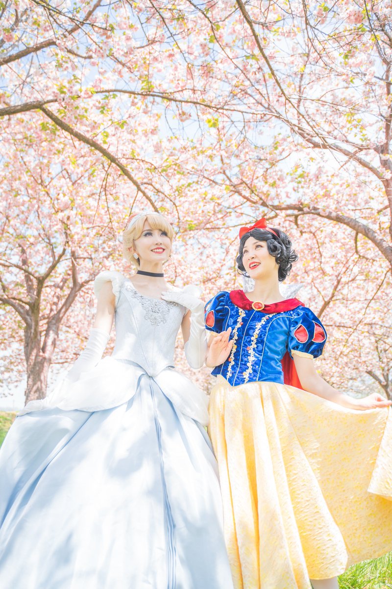 hkrapu's tweet photo. Hikaru ×Annaの外ロケ企画
✨ #hikannadisneycosplay ✨
第三弾までまとめてみました
まだまだ続けていくよ…💓

🌸シンデレラ×白雪姫
🌹ティアナ×オーロラ姫
🌻エルサ×アナ

📸ようちゃん
#cosplay #ディズニー仮装 #Dハロ仮装 https://t.co/NelNNyJojD