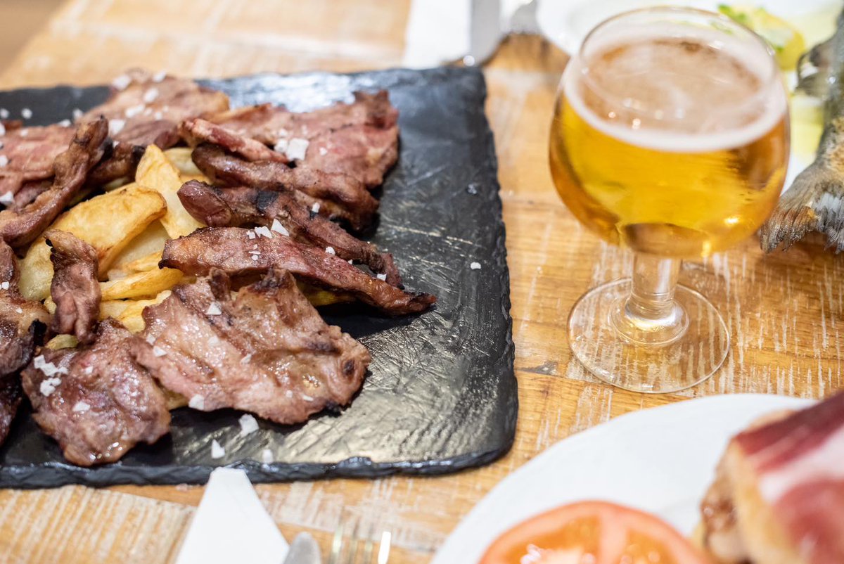 Mesonserranito's tweet photo. ¿Y una parrillada para animar este caluroso fin de semana de agosto cómo caería? 

En Mesones del Serranito estamos viviendo el verano a tope. https://t.co/KtdKF7M8la