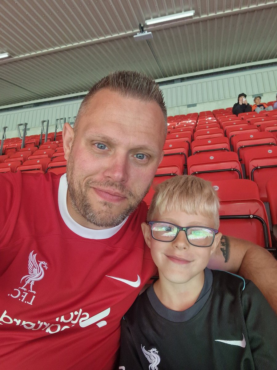 Mike84Evans's tweet photo. @LFCRetail https://t.co/mpyWeE7TOQ