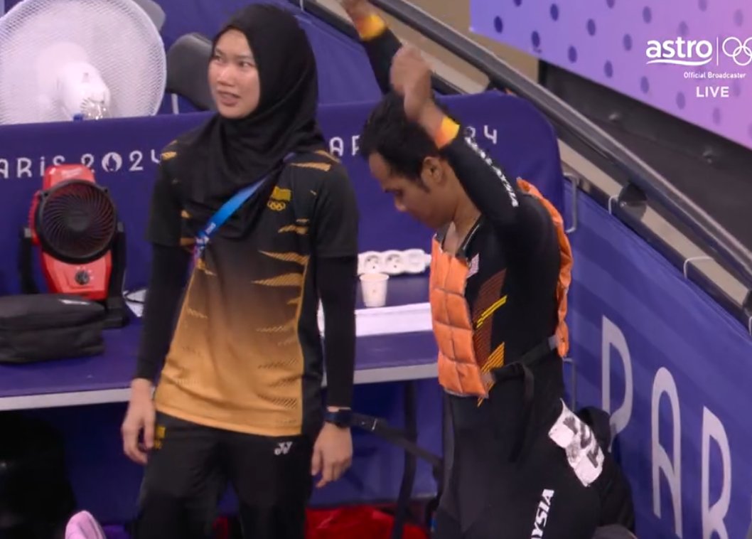 HelloBWJr26's tweet photo. SHAH FIRDAUS MASUK FINALS WEHH SHAH FIRDAUS OFFICIALLY ENTERED THE GOLD MEDAL RACE OMAIGOD!!!

LOOK AT HIM CELEBRATING WEHH LESGOOO https://t.co/EP7zn2AZJt