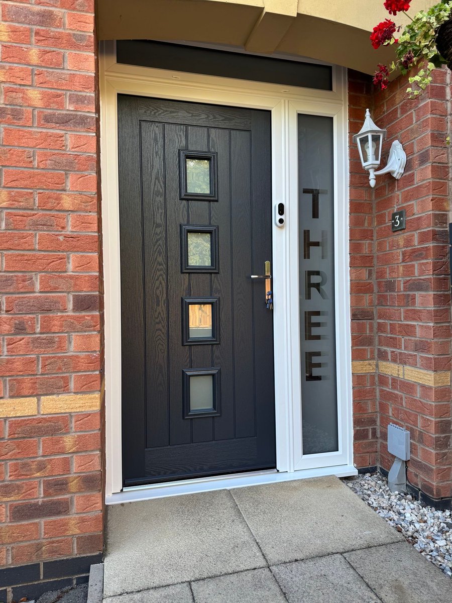 Verysecuredoors's tweet photo. Composite GRP door in Anthracite Grey supplied and fitted in #Derby https://t.co/6423QdoMeI #compositedoor #compositedoors #grpdoor #grp #frontdoor #backdoor #grpcompositedoor https://t.co/HfNRpm0s6Z