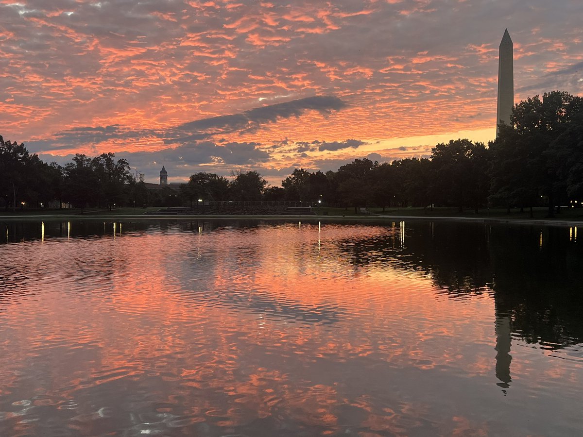 #Sunrise on Sunday over Constitution Gardens in #DC! <a href="/MollyK24/">Meteorologist Molly</a> <a href="/capitalweather/">Capital Weather Gang</a> <a href="/GoNatureForward/">GoNatureForward</a> <a href="/StormHour/">#StormHour</a>