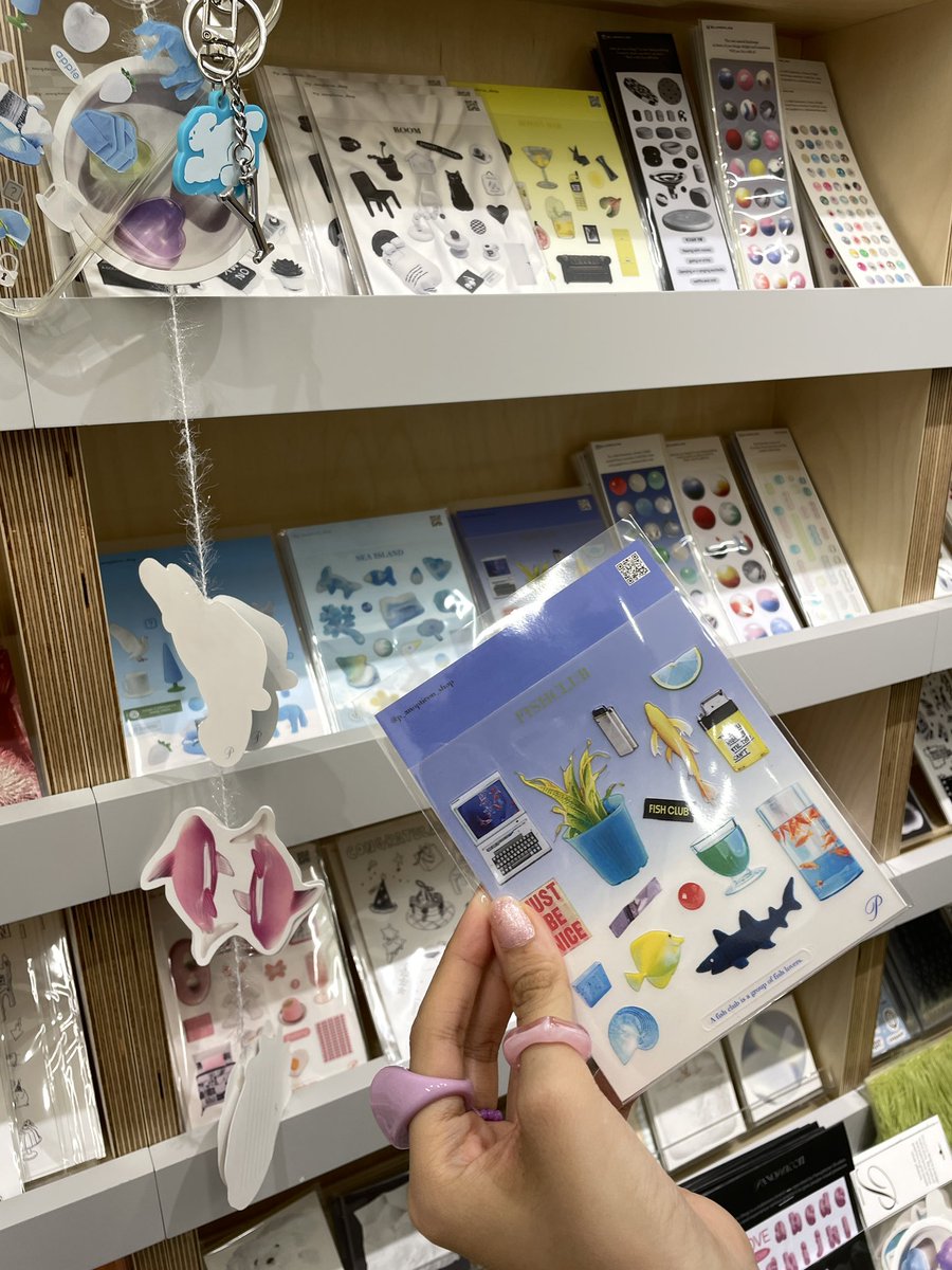 phrawgcraft's tweet photo. heaven on earth are knick-knack stores. https://t.co/IE3bamASF8