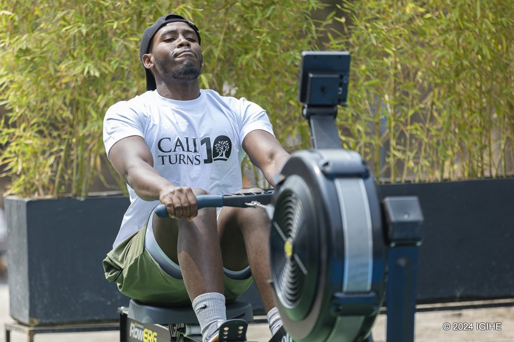 IGIHE's tweet photo. Inzu ikorerwamo imyitozo ngororamubiri [Gym] ya ‘Cali Fitness’ ikorera i Nyarutarama mu Mujyi wa Kigali, yizihije imyaka 10 imaze ifasha abantu gukora imyitozo bikabafasha kubungabunga ubuzima bwabo ndetse no kugira imiterere myiza y’umubiri.
✍︎@ClairiaMutoni
https://t.co/4CaQbSn6w4