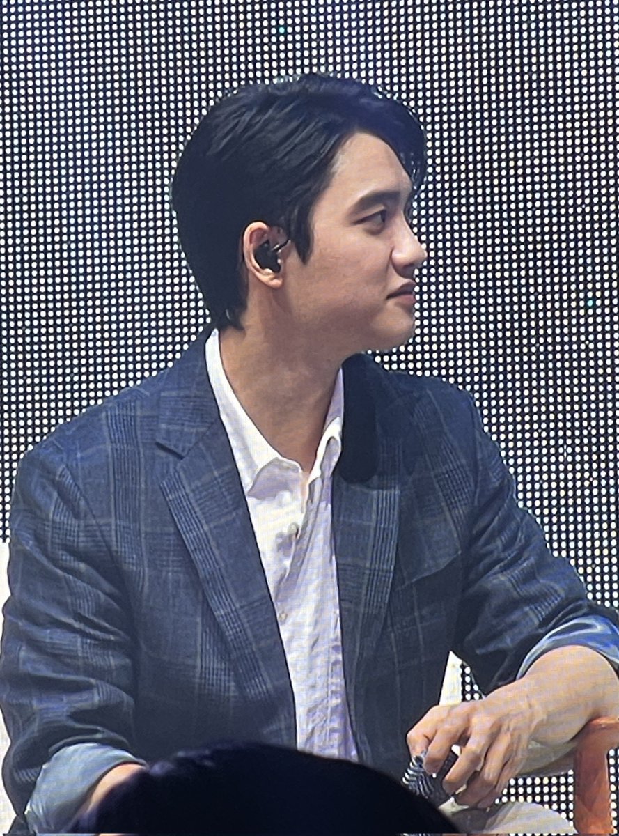 SooSimply_'s tweet photo. Hairstyle makes a lot of difference https://t.co/HWaYFjhIKv