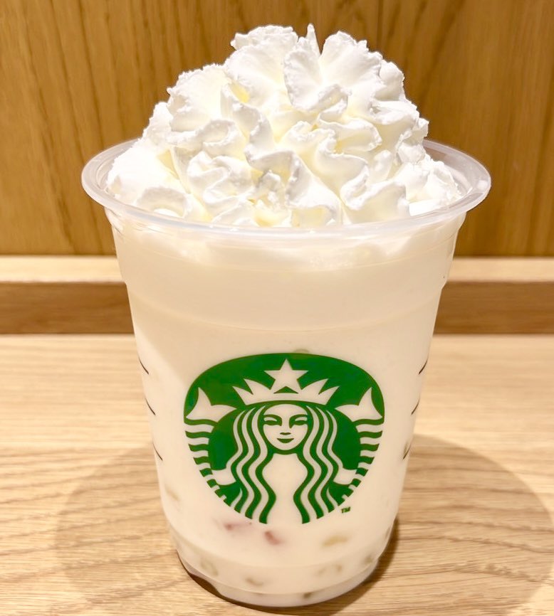 sweetroad5's tweet photo. SNSで美味しいと評判のスタバの「雪見だいふくカスタム」✨

バニラクリームフラペチーノで
・ブレべミルク変更
・ホワイトモカシロップ変更 https://t.co/org8iWvefO