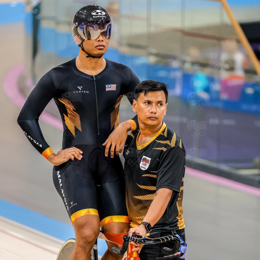 AkeemSharyzal's tweet photo. TERIMA KASIH SHAH FIRDAUS!!

KITA SEMUA BANGGA SAMPAI KE FINAL 😭

SHAH FIRDAUS SAHROM DAPAT GOLD UNTUK NEXT OLIMPIK.

#OlympicGames #Paris2024 https://t.co/NuxMN6MQmw