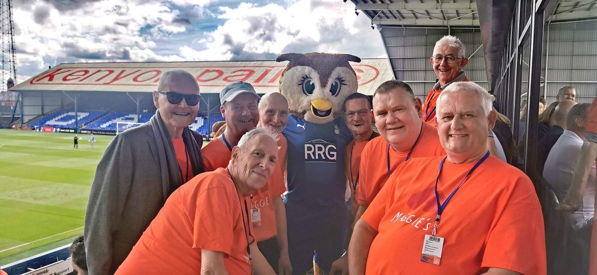 Derrick07734503's tweet photo. Had a fab day yesterday with the @maggiesoldham mens Group at @OfficialOAFC we had a amazing day in the executive boxes #notalone #inittogether #mentalk #fortheloveofthegame #nofacescanceralone https://t.co/cVHozo0MDs