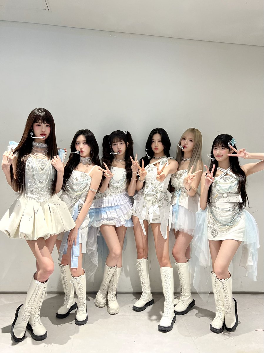 IVEstarship's tweet photo. 📸
IVE THE 1ST WORLD TOUR
<SHOW WHAT I HAVE – ENCORE> 
DAY 2 완료 🖤

드디어 최종 목적지에 도착한 IVE 🛬
오늘 기온만큼 뜨거운 재회의 순간을 
만들어준 DIVE가 있어,
IVE의 행복지수는 최고조 📈
이번 투어를 통해 더 많은 것을 가지고 돌아온 IVE가
앞으로 어떤 것들을 보여줄지
계속해서 많은 기대 부탁드려요 ❤️‍🔥

#IVE #아이브 
#SHOW_WHAT_I_HAVE
#SHOW_WHAT_I_HAVE_ENCORE