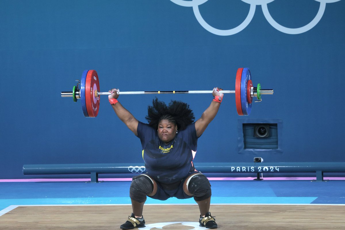 ECUADORolimpico's tweet photo. DIPLOMA OLÍMPICO 🏋‍♀️

Lisseth Ayoví finaliza cuarta en la división +81 kg de levantamiento de pesas en los Juegos Olímpicos #Paris2024 y se lleva diploma olímpico

ARRANQUE 123 kg
ENVIÓN 160 kg
TOTAL 283 kg

¡Que gran actuación de la ecuatoriana batallando con las más fuertes del mundo!! 💪

Grande Lisseth!!! 🙌
#TeamEcuador🇪🇨