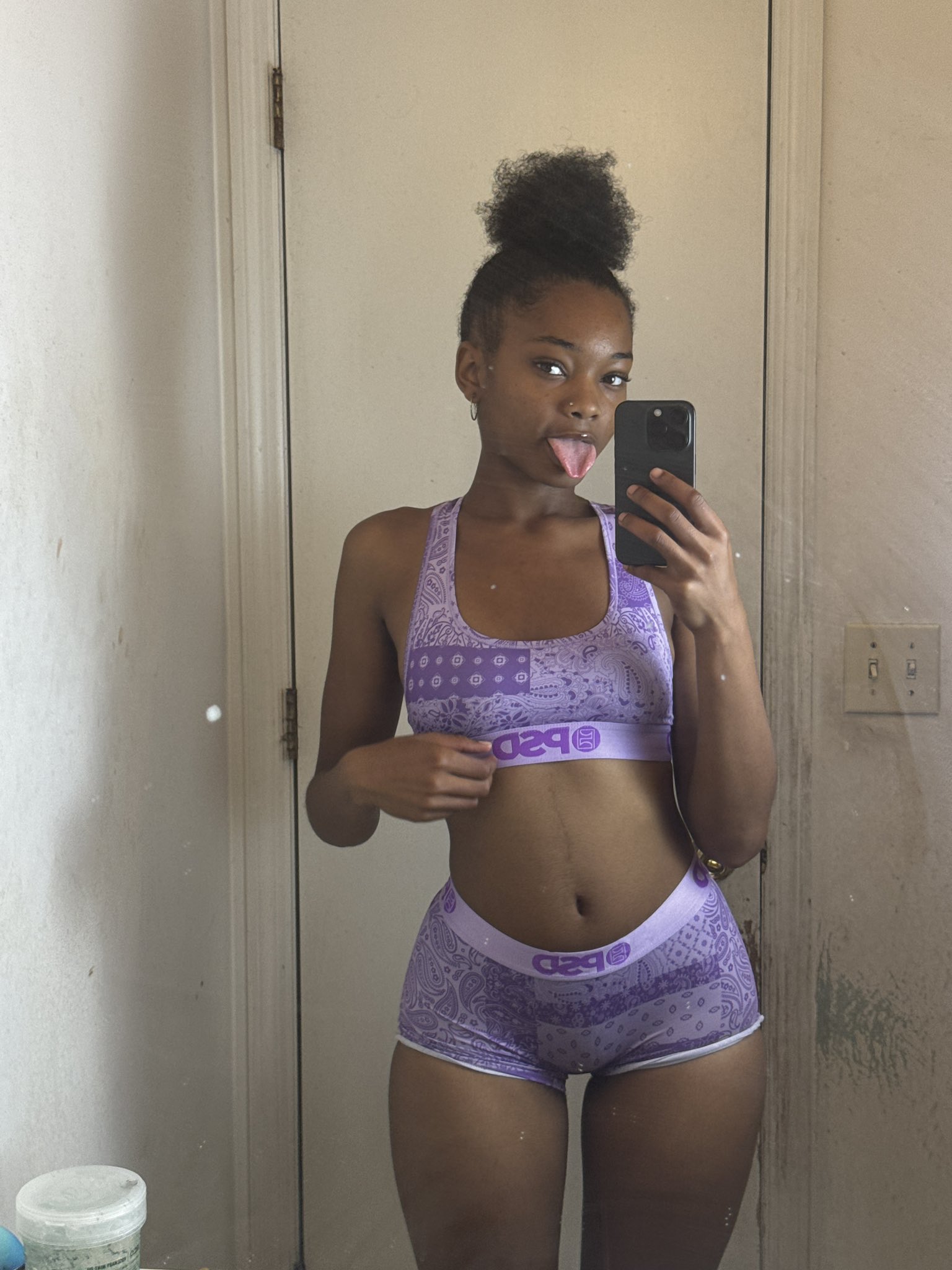 And the puff is back 😽 https://t.co/JHKUKOGls2
