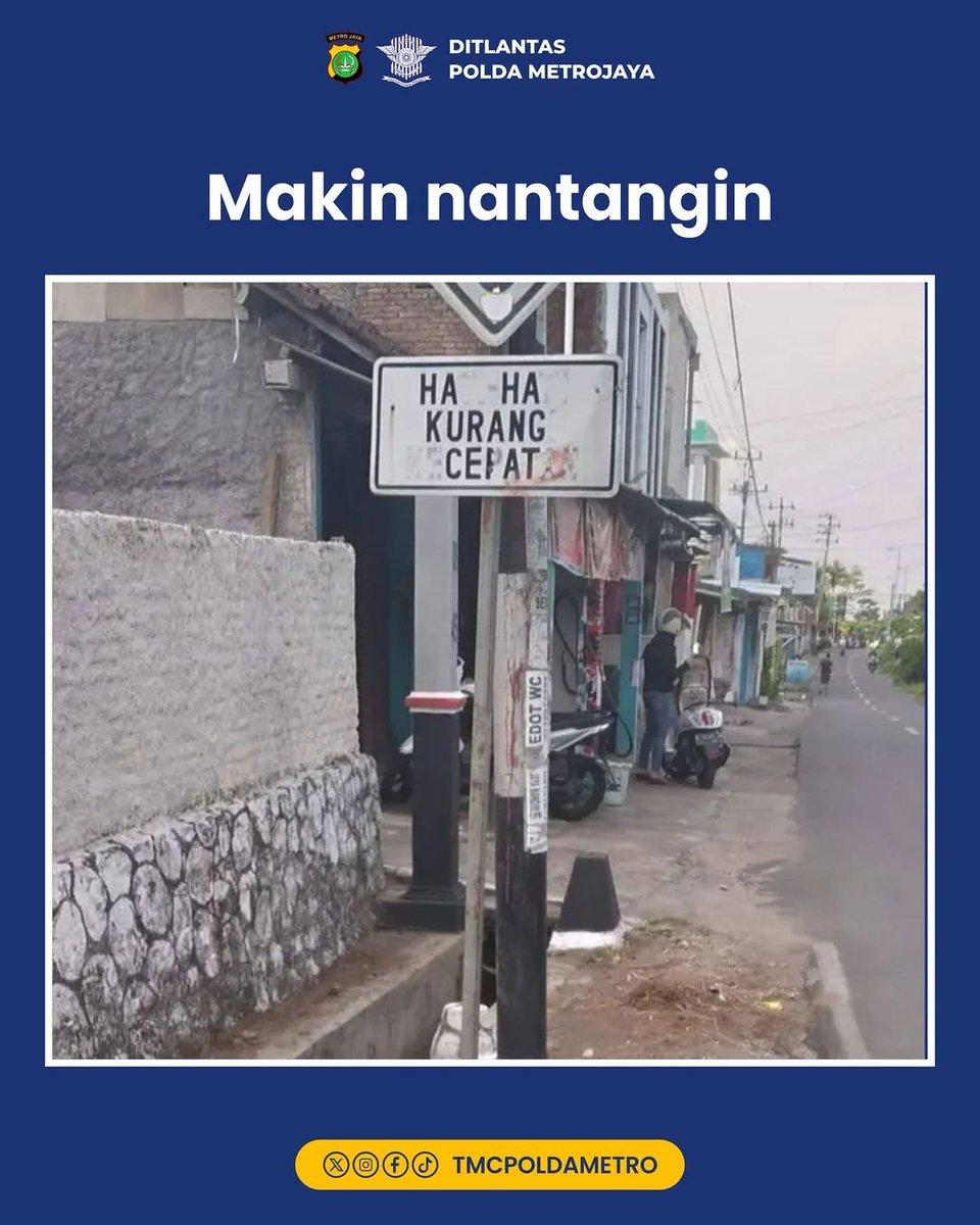 TMCPoldaMetro's tweet photo. Kayak ada yang salah, tapi apa ya? π€
Pernah nemuin rambu kayak gini juga nggak Sobat Lantas? Apa tulisannya?
#tmcpoldametrojaya #rambu #rambulalulintas https://t.co/vqeVTpbG7E
