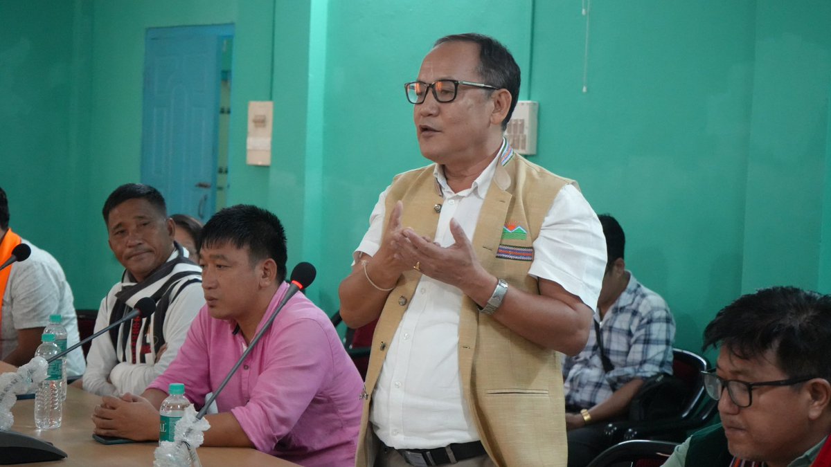 NyatoDukam's tweet image. Chaired a crucial coordination meeting with #CBOs and #PRIs in #Daporijo today. Engaged in productive discussions centered on our collective commitment to advancing our district’s development and addressing key challenges together. Looking forward to the positive changes ahead.