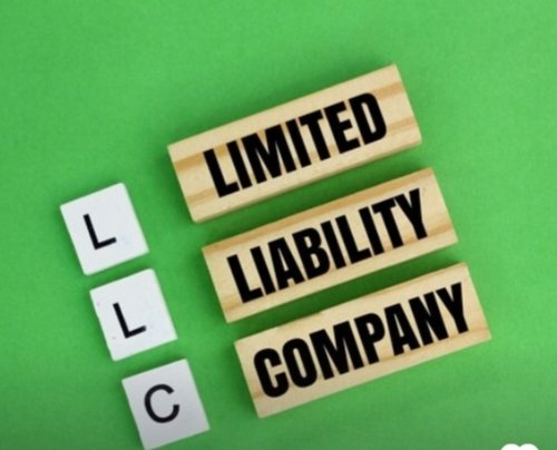 UniPrimeLLC's tweet photo. What is an LLC?
a Limited Liability Company, or LLC, is a legal business structure that combines the liability protection of a corporation with the tax benefits of a partnership.

#LLC #BusinessStructure #LegalEntity #Entrepreneurship #StartUp #BusinessOwner #LLCFormation https://t.co/jGfRixXUH4