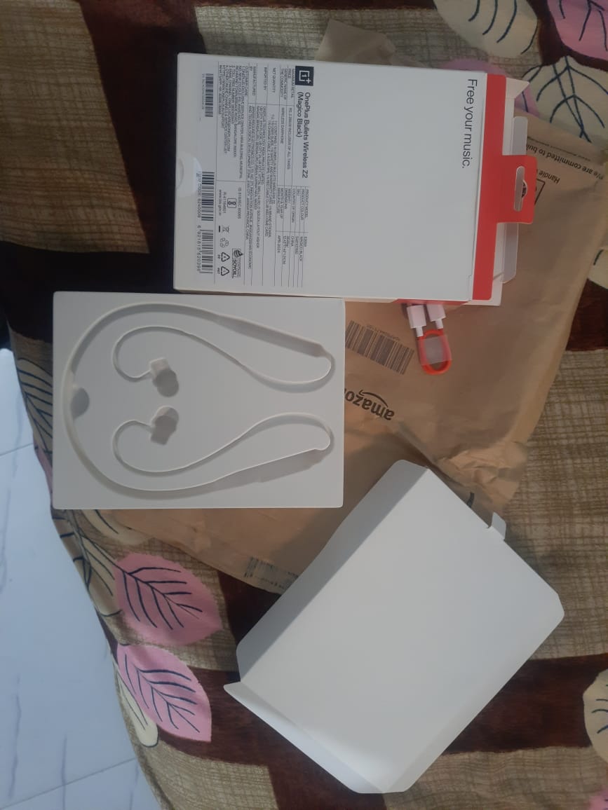 fun_actuator's tweet photo. @AmazonHelp @amazon I ordered two products on Aug 5, 2024. Both items had missing components. I contacted support, and they assured me they would investigate and get back by Aug 11. https://t.co/1m1l8sTbI5