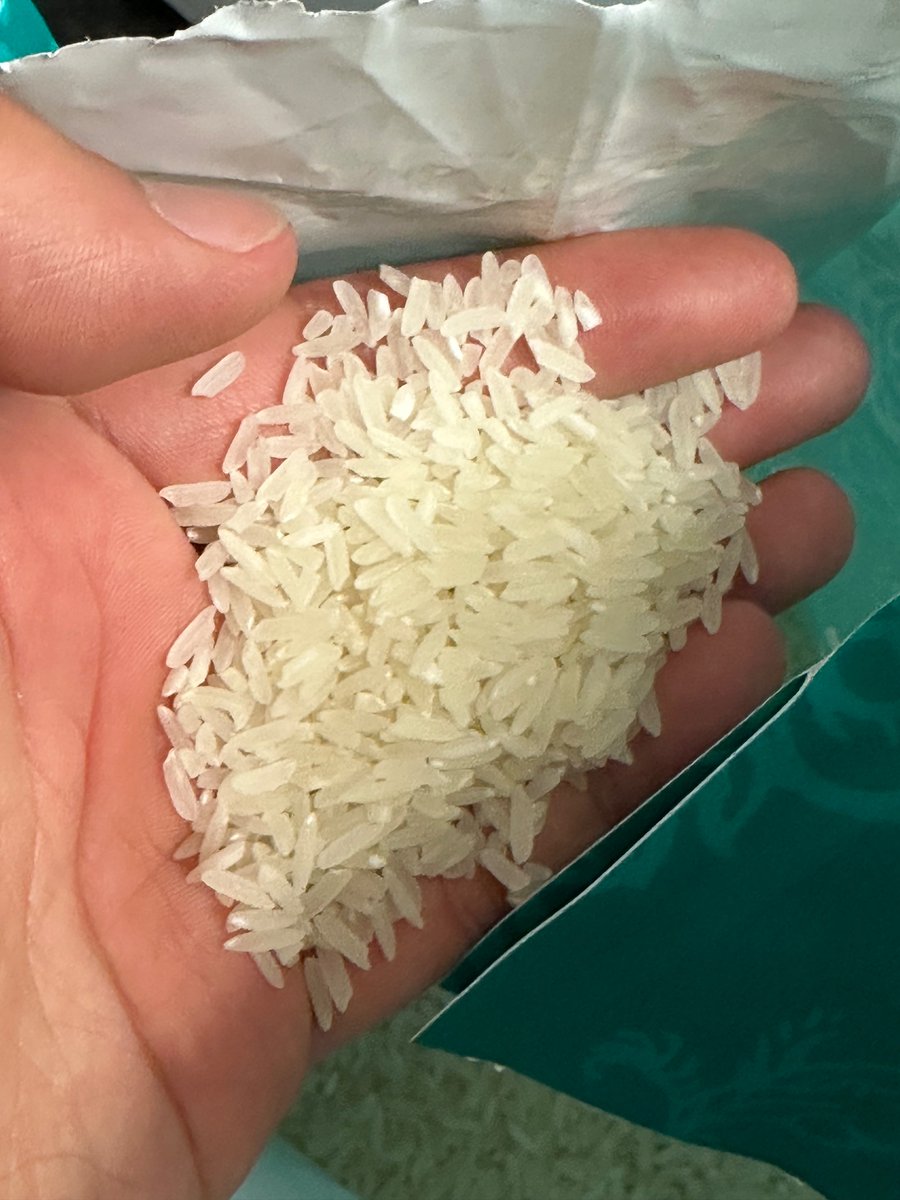 jamesoliver2000's tweet photo. @Tildarice Why is the quality of the rice in the 5KG bag so poor? Grains are not long and comes out mushy once cooked and throughly washed. Not the first time I’ve read this online. No issue with your microwave pouches. https://t.co/DVCCvqPSBM