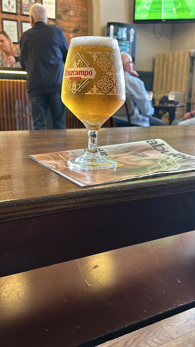 CBRACE1's tweet photo. Of course I book the wrong flight so Iโm on my own all day in Newcastle. Just meeting Gaz and Scotty T for a pint instead #Parsnip https://t.co/uxXQBaJWVI