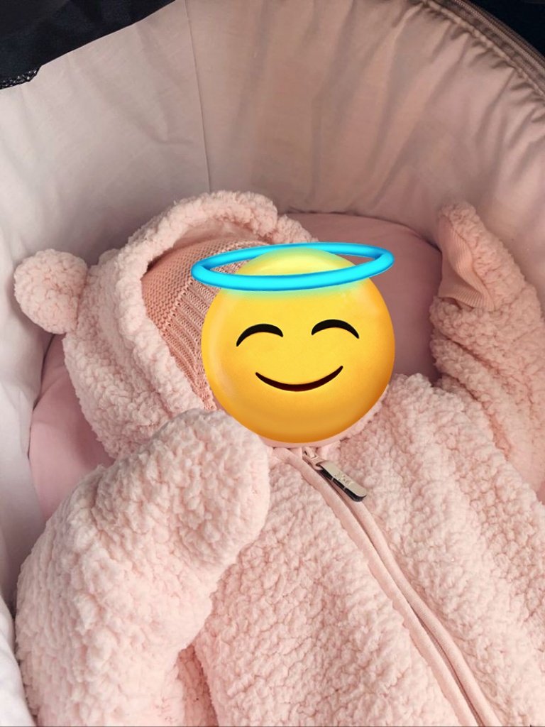 eatingherbrain's tweet photo. ⠀
⠀⠀Digam oi para as minhas meninas. Hoje é nosso primeiro dia dos pais!
⠀ https://t.co/34tcXZHyXB