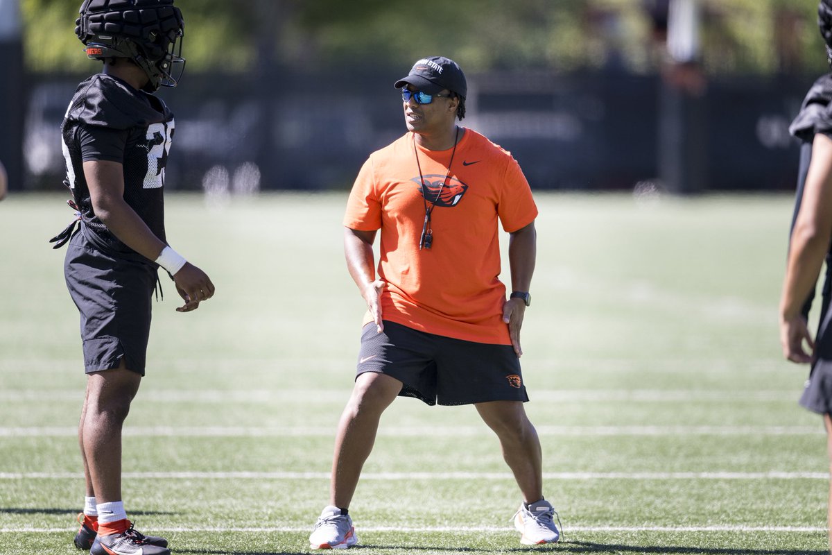CoachTFord's tweet photo. Year 18 in the game, but I’ll never forget where we started…#D3Guy 🙏🏾📈 https://t.co/XlyP3t85vl