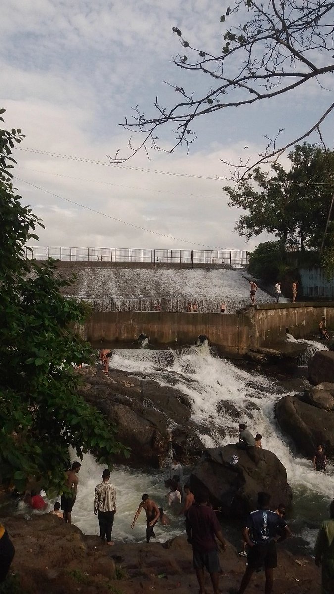 Mumbai monsoon 
#mumbairains #Waterfall