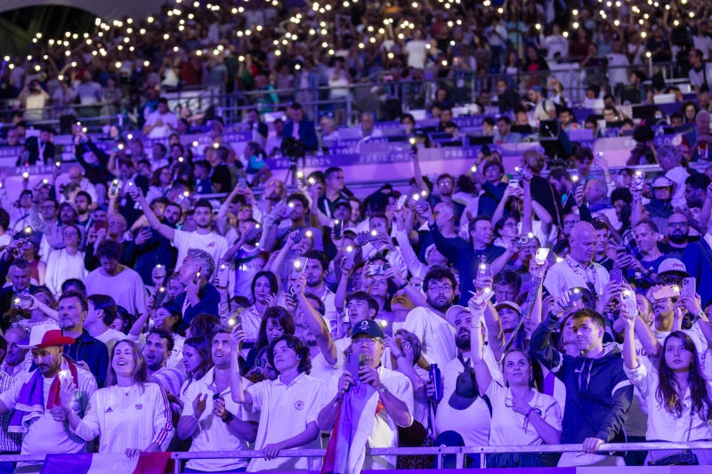 Mediavenir's tweet photo. 🇫🇷 Le public français a été EXCEPTIONNEL pendant ces JO 🥇. #Paris2024 https://t.co/WpceZpb1dV