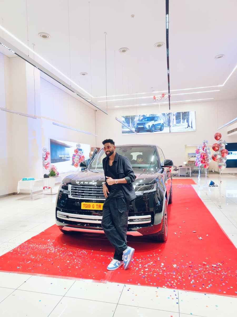 mdsirajofficial's tweet photo. Have NO LIMITS on your DREAMS, as they push you to work harder and strive for more.

It’s the effort you put in with consistency that will take you forward. Grateful to the Almighty for his blessings and for making me capable of buying this dream car for my family. https://t.co/iQzTD4btrA