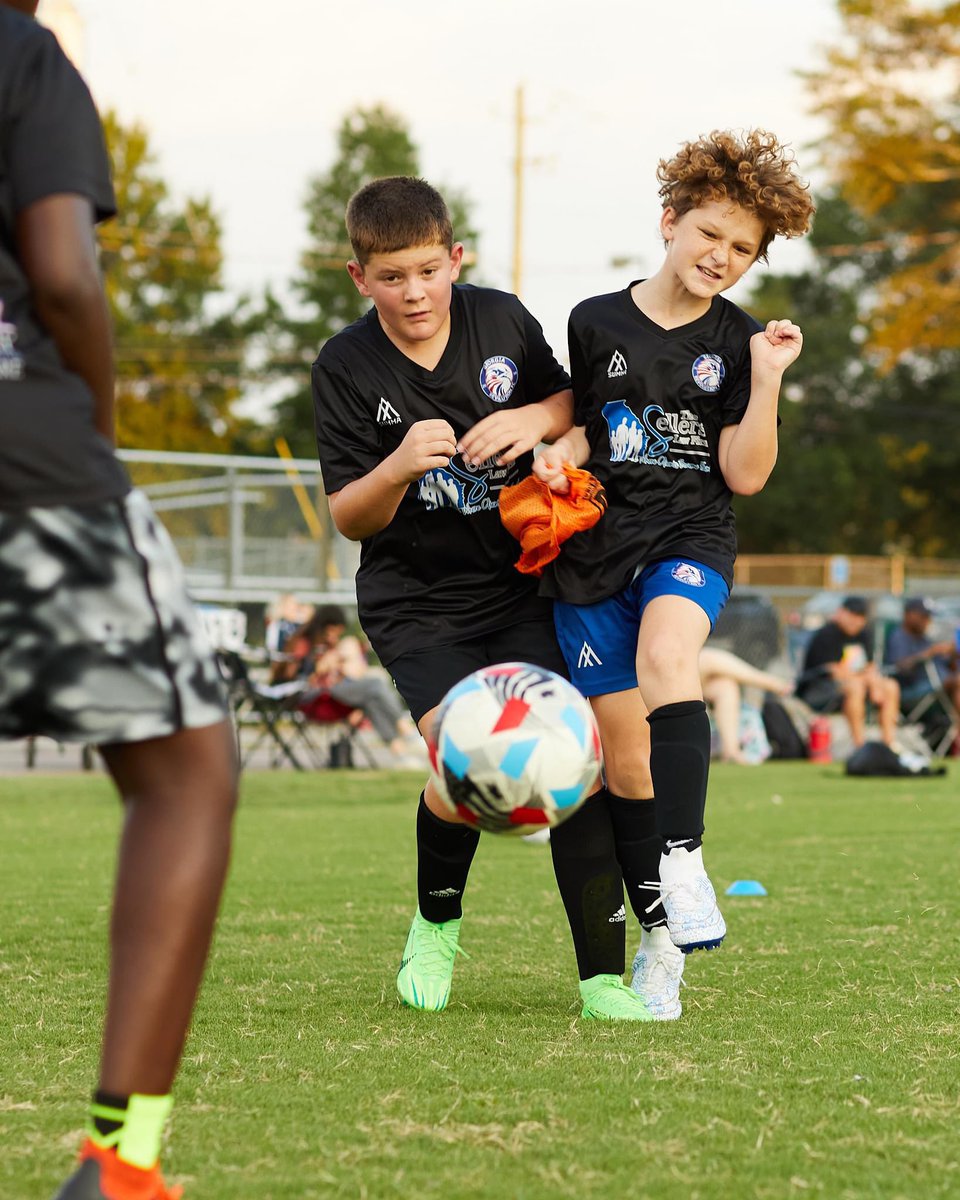 Ga_Revolution's tweet photo. Back at it again at Old Warhawk and Village United Park with footy from the academy to the first team! Iron sharpens Iron around these parts! 🛠 #OurRevolution 🦅⚽ #UpTheRevs 🔴⚪🔵 https://t.co/rXDY97LAIB
