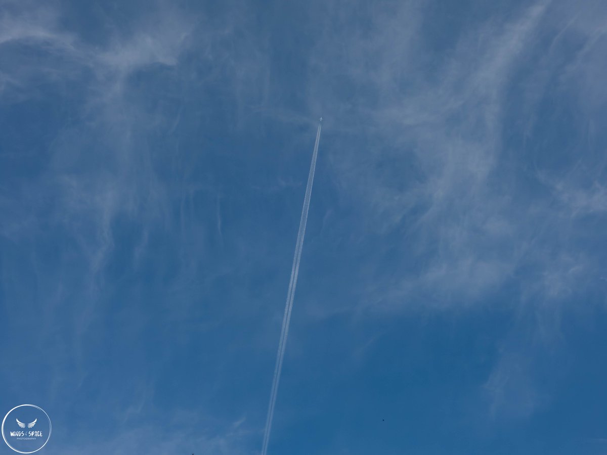 TheSnoopySnoop's tweet photo. #KL671 🇳🇱 KLM
Boeing 777-206(ER), PH-BQM

536mph at 36,000ft (6.8 miles)
Routing Amsterdam → Montreal earlier today

📸 Nikon Coolpix P1000

#avgeek #planespotting @KLM https://t.co/GRLILns6iM