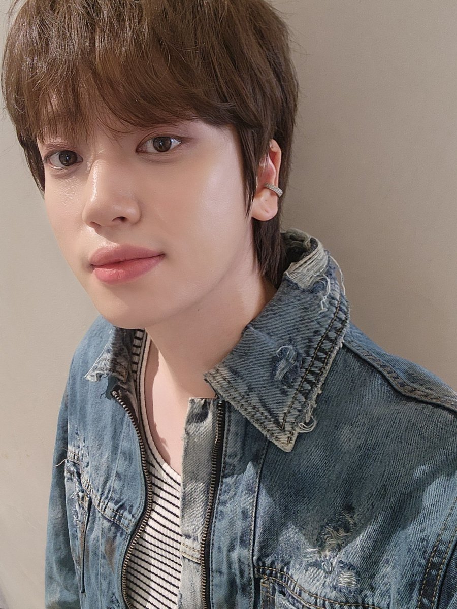 [#녤모닝👋]

녤모닝!!
월요일이야~~
다들 요정으로 올 준비는 다 되었나?? ㅎ
신나게 놀아보자구 ㅎ
이번 주도 힘내고 
나도 팬미팅과 대만에서 너희들에게 힘 받을게!! 
이번 주도 행복한 한 주 되자!!

#니엘 #NIEL