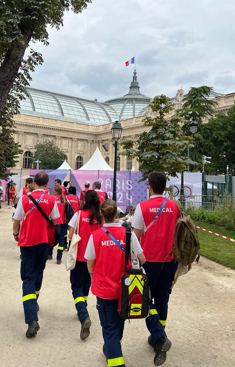 OrdredeMalteFR's tweet photo. Clap de fin pour #Paris2024 💪
Merci à tous nos secouristes qui se sont #engagés à nos côtés dans cette aventure sportive inoubliable. 🚑 
🗓 On se retrouve le 28 août pour les jeux de la rentrée !

En savoir plus : https://t.co/ZKD8J0Jx4x https://t.co/RA3yQFC2D8