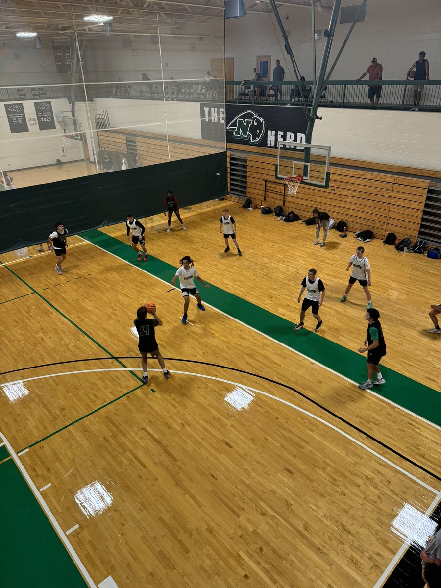 ncbison_mbb's tweet photo. 2024 Men’s Basketball Prospect Day  ✅ 

Over 40+ prospective student-athletes in attendance from all across New England! 🔥 

Big thanks to our current players, coaching staff, athletic training , Nichols admissions for making yesterday memorable! 🦬 💚 https://t.co/1fbbW2Db8S