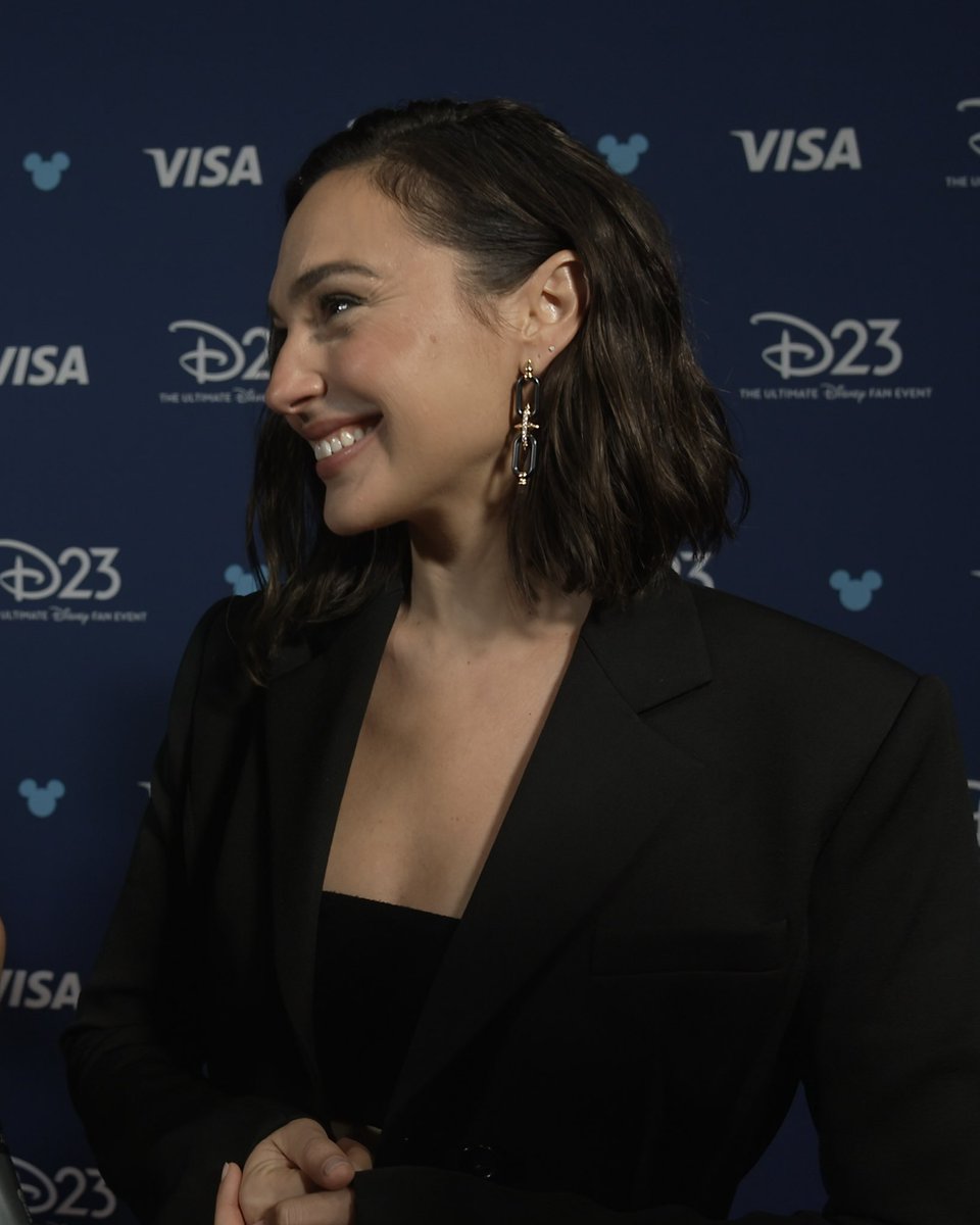 GalGadotBrasil's tweet photo. Gal Gadot x D23 💫 https://t.co/QhKIyfHCxk