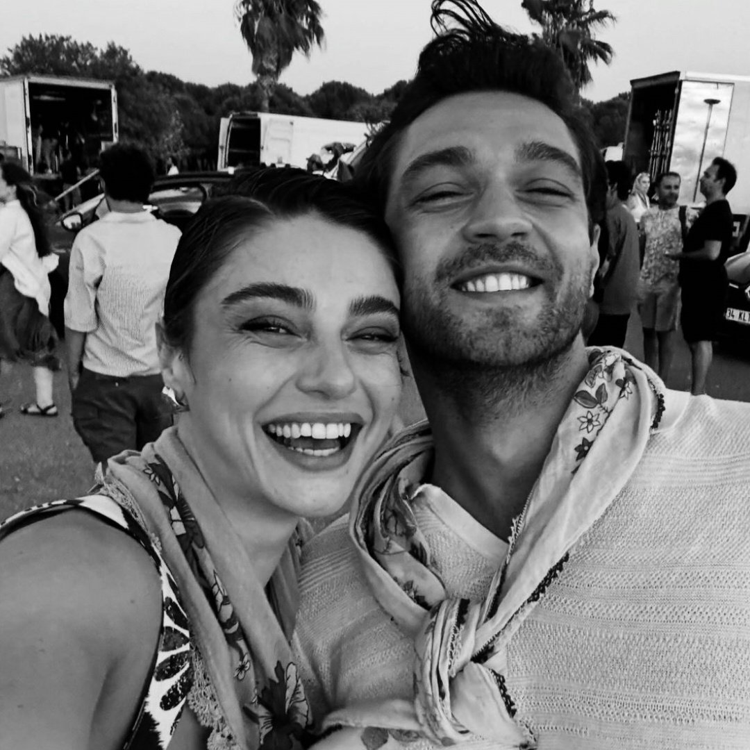DiziciBagyan's tweet photo. Furkan Andıç ve Ayça Ayşin Turan ✨
#Gölgede39Derece https://t.co/OxbuBAhqn2