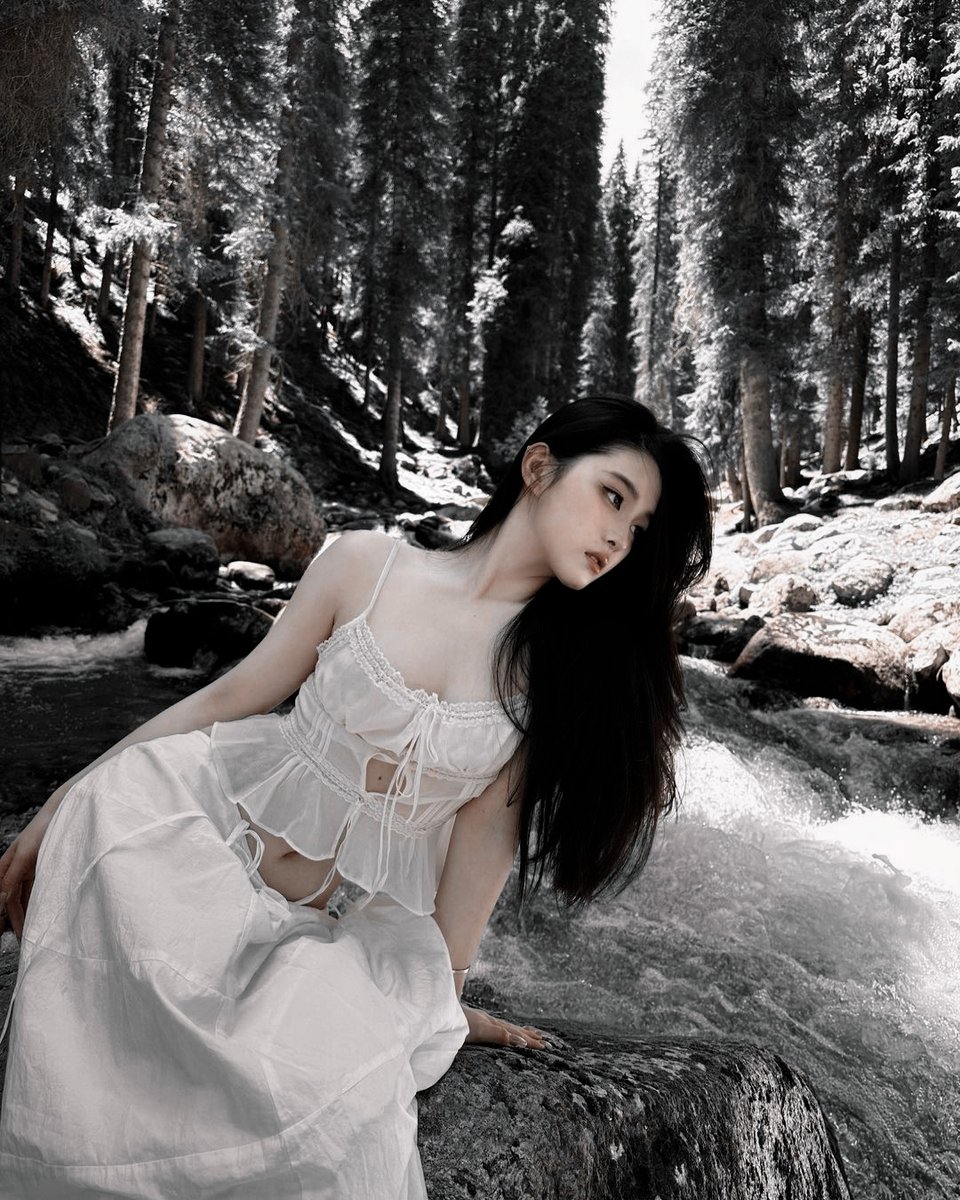 Suncatstron's tweet photo. ㅤㅤㅤ
                        ꒰  𝒯𝑖𝑛𝑘𝑒𝑟   ℬ𝑒𝑙𝑙  /  ℳ𝑒  ꒱
 ℐn  the  land  where  moonbeams  dance  upon  the  surface  of  enchanted  lakes  and  stars  twinkle  like  diamonds  in  the  velvet  sky,  there  exists  a  realm  of  timeless  wonder  and  magic. 
ㅤ https://t.co/URBBbnlWjW
