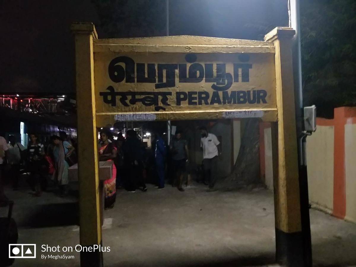 SaifAli100899's tweet photo. @IRCTCofficial @GMSRailway @RailMinIndia @RailwaySeva @DrmChennai 
🚨Safety issues in Perambur Station: TMT steel bars extend till the safety yellow line on the express platform, posing passengers life at risk while detraining. Urgent need for responsible platform maintenance. https://t.co/NjpHW02A9O