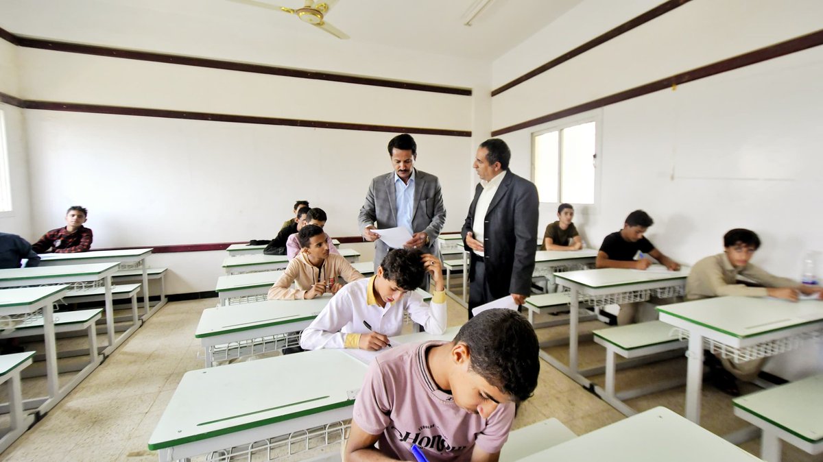 MktbEducation's tweet photo. نائب وزير التربية والتعليم الدكتور علي العباب يدشن اليوم ، اختبارات القبول والمفاضلة للمتقدمين 243 طالب للمنافسة على 120 مقعدا دراسي في مجمع المتفوقين بمحافظة مأرب، للعام الدراسي 2025م. https://t.co/580TxTm0sf