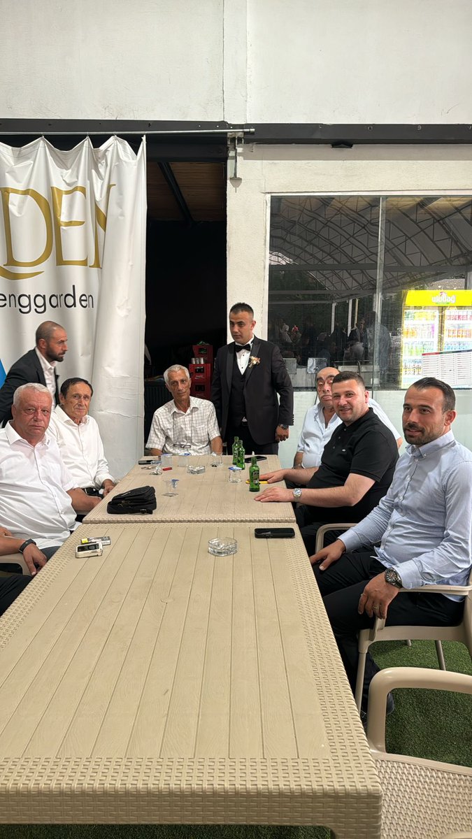 burakerkenn's tweet photo. 📍ENG Garden Düğün Salonu / Hendek 

AK Parti Serdivan İlçe Başkanımız @haldizoglu54 ile birlikte Ayşe ve Mustafa kardeşlerimin düğün cemiyetlerine katılarak,Büyükşehir Belediye Başkanımız Sn.Yusuf Alemdar'ın selamlarını ve hayırlı olsun temennilerini ilettim.

Arıcan ve Başkalyoncu ailelerini tebrik ediyor, genç çiftimize ömür boyu mutluluklar diliyorum.