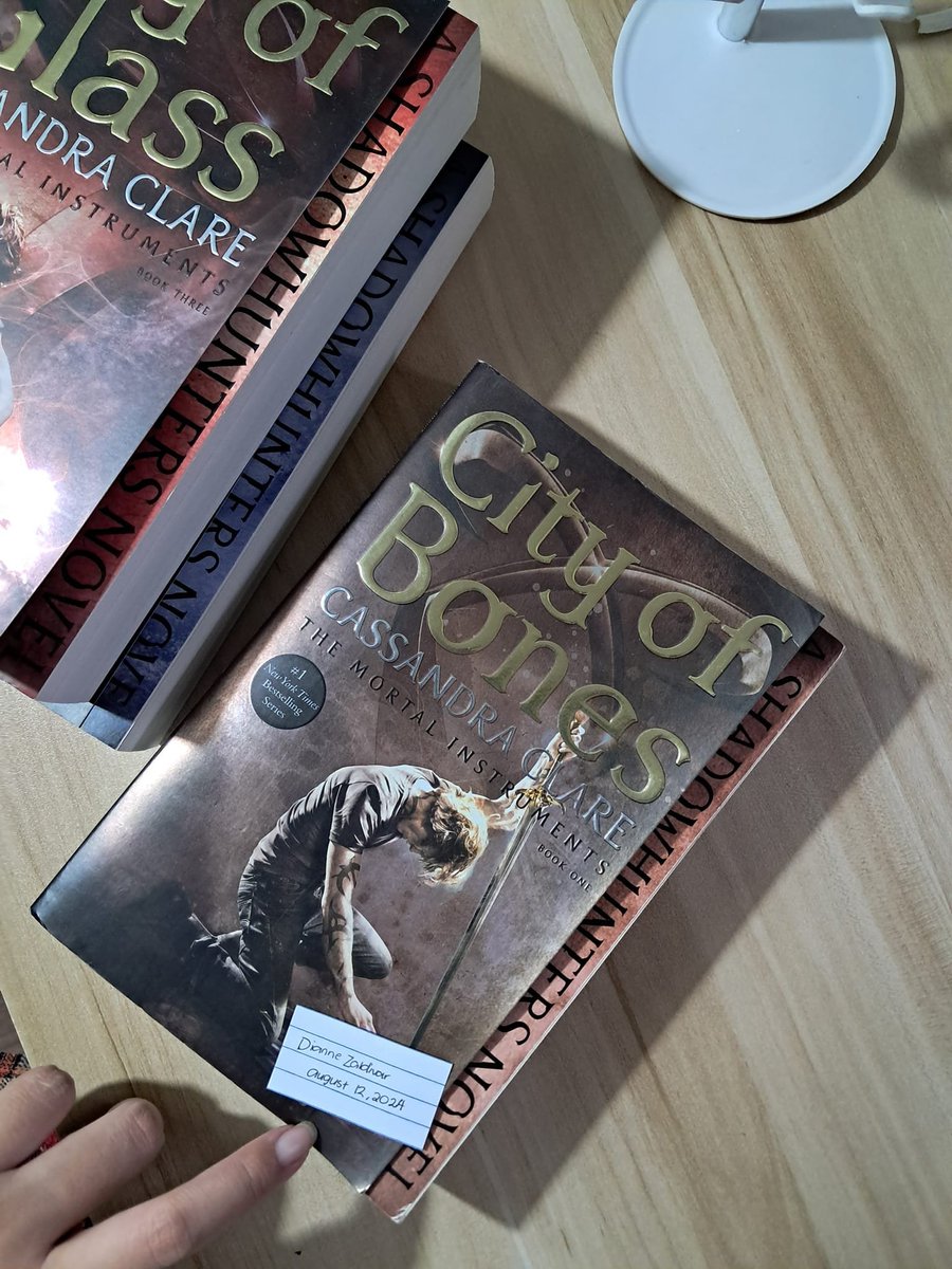 LocalArtsie's tweet photo. MORTAL INSTRUMENT BOOKS FOR SALE!
📷Book 1: City of Bones
Price: 550 (Orig price: 675)
📷Book 2: City of Ashes
Price: 550  (Orig price: 675)
📷Book 3: City of Glass
Price: 550  (Orig price: 675)
Take all for 1,500 (50% na lang babayaran sa SF) https://t.co/wX5otk5dsh
