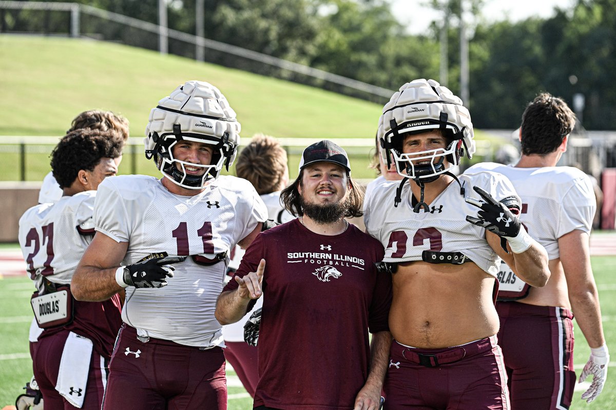 Decided to take a few photos today instead of all video this morning! It was a beautiful morning at Saluki Stadium! 

Defensive line preview coming out later today!