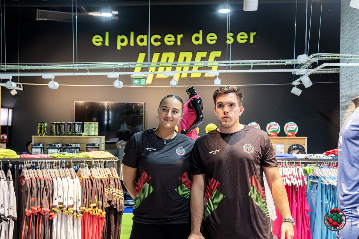 Cbmcgranada's tweet photo. #renovados @tolamansana @balonmanoprimeranacional.es @eriibl6 #1DNF 
Desde @elplacerdeserlibres en @ccneptuno os comunicamos renovación de los capitanes de nuestros equipos masculino y femenino. 
💪💪♥️🖤

#balonmanociudaddegranada #handball #equipo #familia #elplacerdeserlibres https://t.co/mdlchmgbQJ