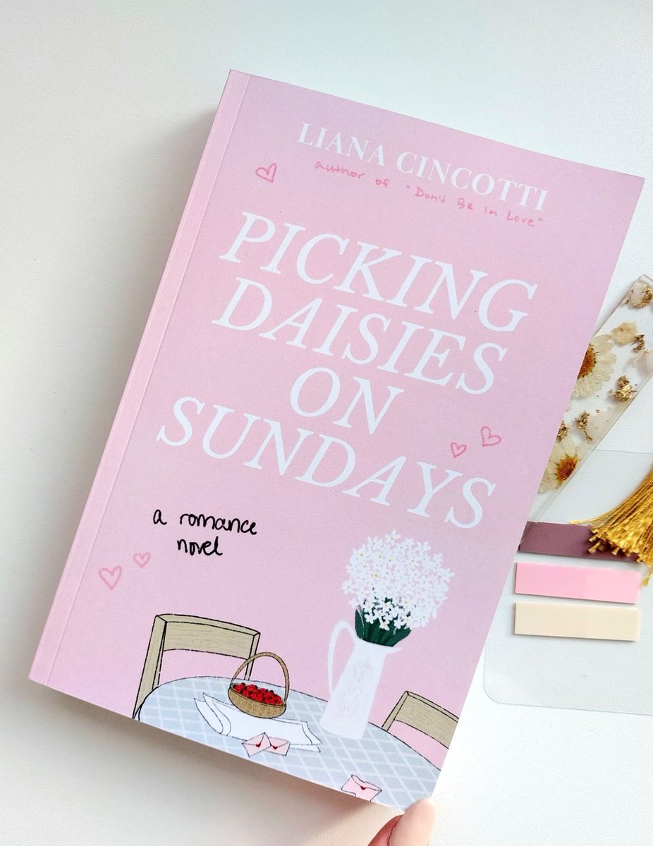 dyylansdiary's tweet photo. ⇢ ˗ˏˋ currently reading: "picking daisies on sundays" by liana cincotti ࿐ྂ https://t.co/3Okg6RMKlm
