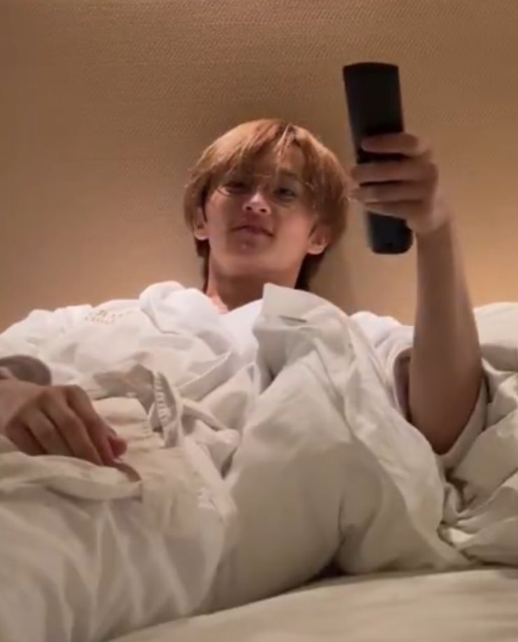 เธอ มานอนแล้วได้ครับ เค้าจะปิดไฟละ