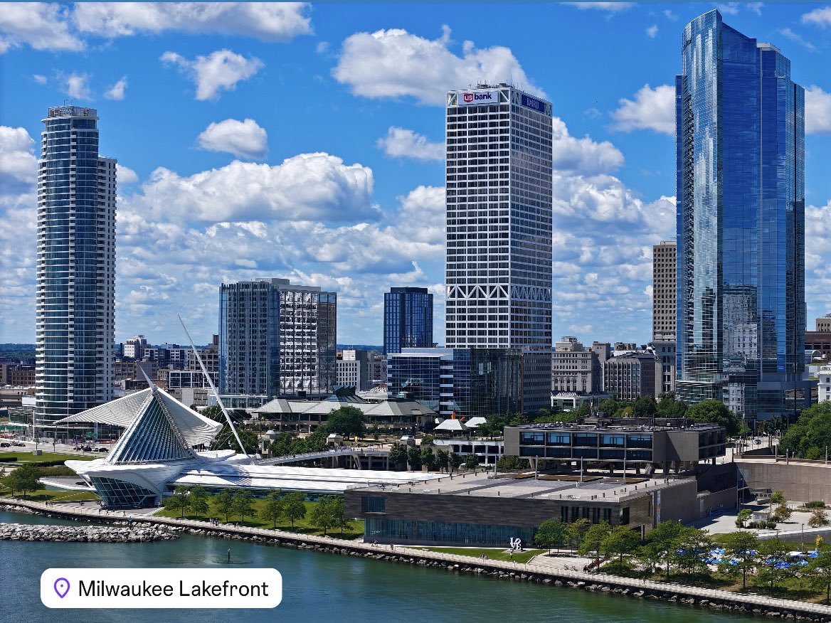 Sunday #Milwaukee #Lakefront ⛅️