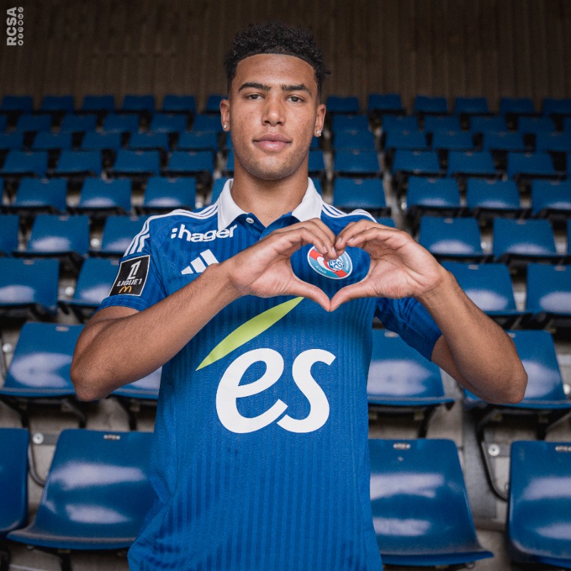 RCSA's tweet photo. ✍️ 𝐂𝐚𝐥𝐞𝐛 𝐖𝐢𝐥𝐞𝐲 𝐫𝐞𝐣𝐨𝐢𝐧𝐭 𝐥𝐞 𝐑𝐚𝐜𝐢𝐧𝐠 !

Le latéral gauche américain rejoint le Racing en prêt jusqu’à la fin de la saison 2024-2025.