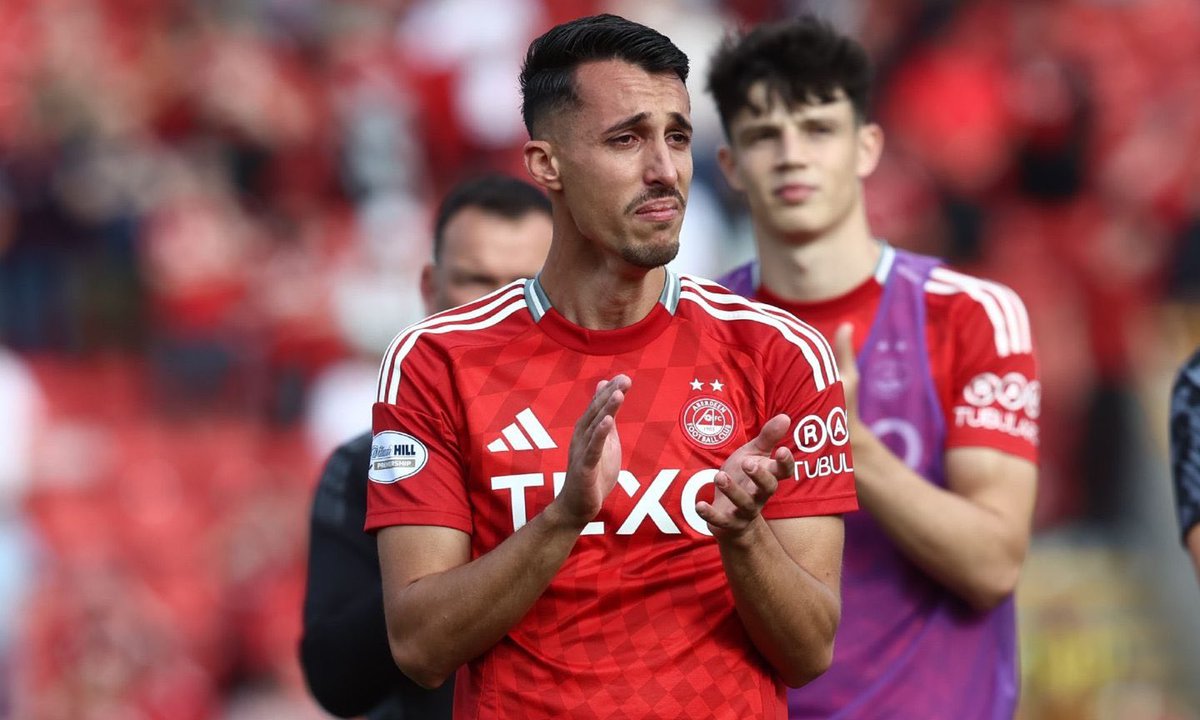 KevinMcbeath's tweet photo. Bojan Miovski - What a player, best I’ve seen at the Dons. Gutted he’s leaving 😢but he goes with our full blessings. He’s destined for greatness at a far higher level. 
“Play for the badge on the front of the shirt and we’ll always remember the name on the back” 🔴⚪️👏👏 https://t.co/pz2UTDWRFL