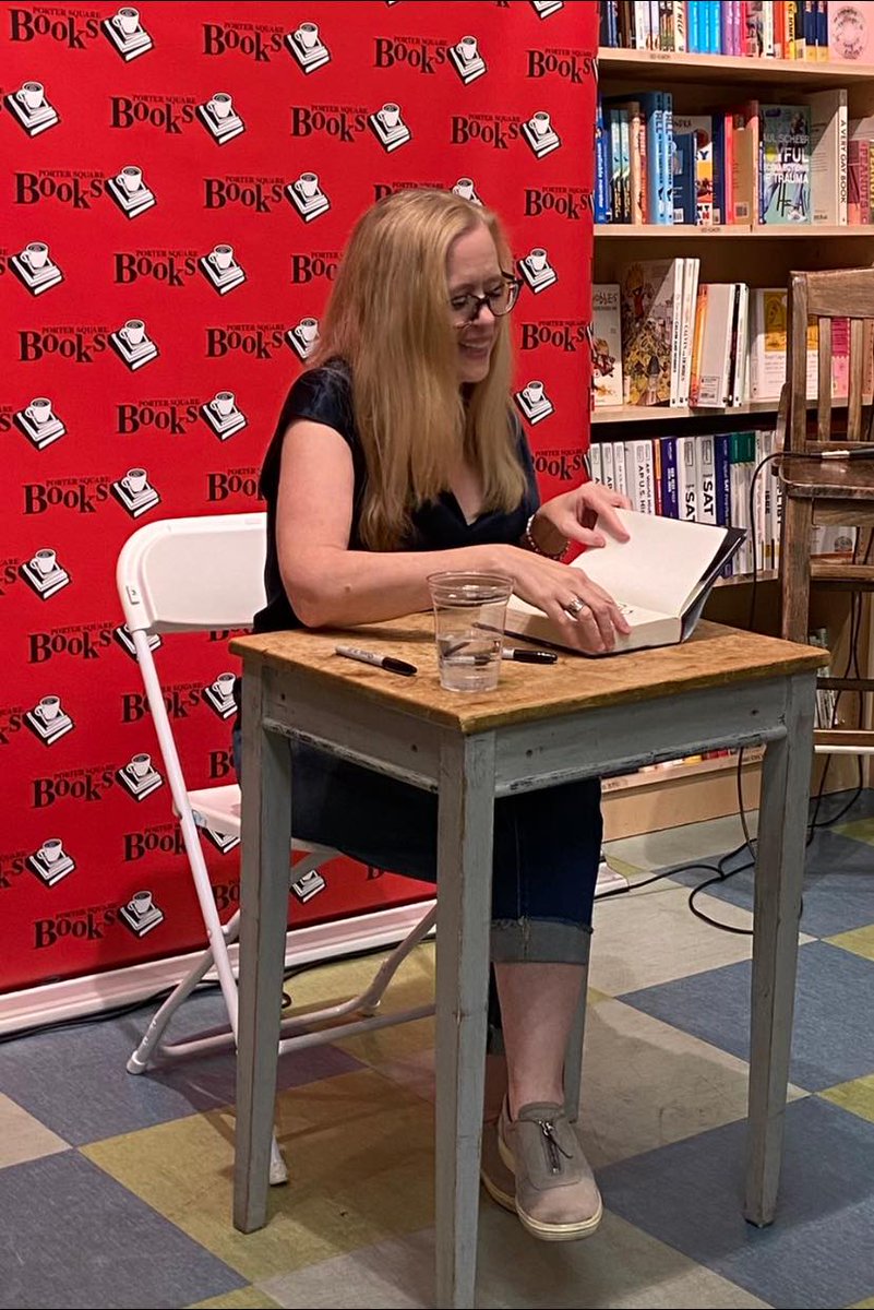 CommunityC0's tweet image. ❤️📖 Thank you to Porter Square Books in Cambridge for the fantastic evening with Karen M. McManus, a Massachusetts local and #1 New York Times bestselling author who just released her 8th book, Such Charming Liars.