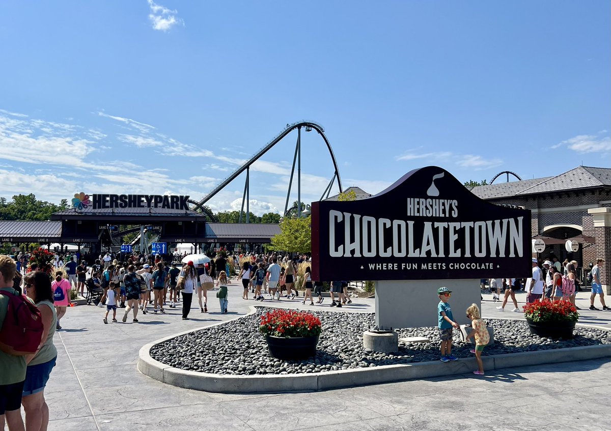 epcotbarcrawl's tweet photo. During a hot & “disappointing” soccer tournament this weekend. This is always a cool plus of a Hershey, PA tournament. Last night & now today
Fast track purchased for today. #giddeup https://t.co/9WOZnoY6GT