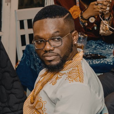 Dr_dabo1's tweet photo. This is an appreciation tweet for @DavidHundeyin and @BelloGaladanchi If not because of them we wouldn’t have known 

-Nigerian air fraud 
-tulumbu Drug cases
-tulumbu cert.forgery 
-Malta refinery 
-Lagos-calabar contract fraud 

 we have to appreciate them 
They are our 2023-2024 heroes

Take your flower 🌺