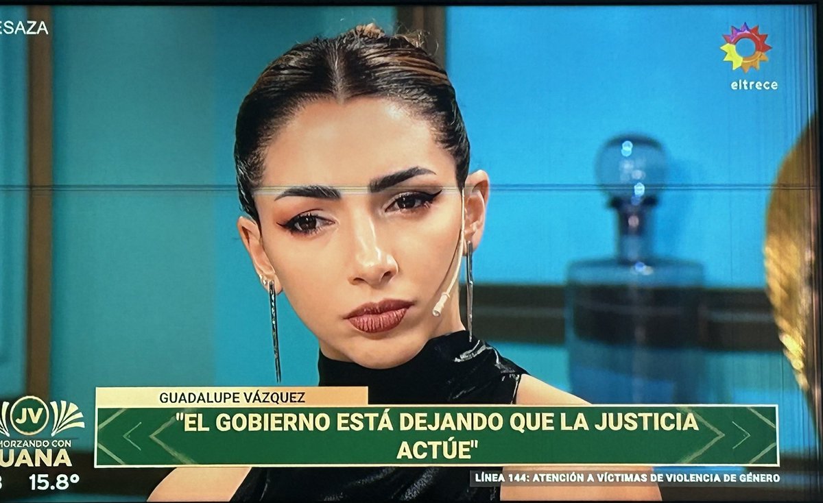gracielita_g's tweet photo. La cara de poker de Thelma Fardin mientras Guadalupe Vázquez habla de la violencia de Alberto con Fabiola… #Mesaza https://t.co/B7D7DSOBH4